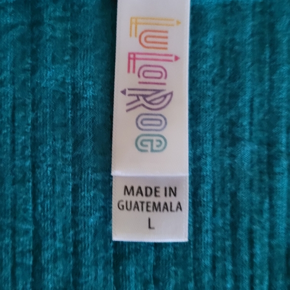 LuLaRoe High-Low Tee - Picture 5 of 10